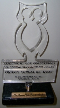 APESC concedeu ao Dr. Francisco Waldo Pessoa de Almeida em 15 de outubro de 2007 o TROFU CORUJA DA APESC