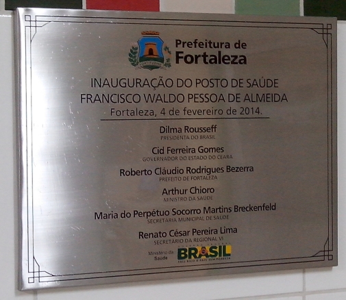 Foto da placa inaugural do Posto de Sade Francisco Waldo Pessoa de Almeida